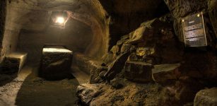 Gilmerton Cove