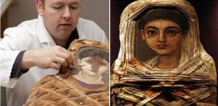 Hidden color in mummy portraits