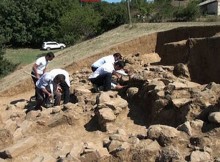 the graves found in the Palidli necropolis traced back to the XII-XI centuries BC. One of the graves, which were two meters wide and tall, differed from others in the rich archeological materials found inside.at Palidli