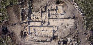 Aerial view of the farmstead Copyright: Griffin Aerial Photography