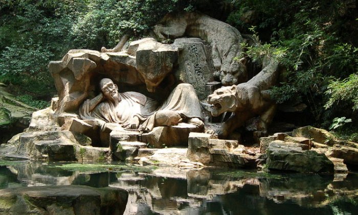 Ji Gong: Legendary Ancient Monk Who Defended People Against Injustice