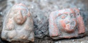 Female figurines dating to the Late Bronze Age. Photographic credit: Eran Gilvarg, courtesy of the Israel Antiquities Authority.