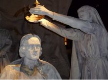 Bruce crowned King of Scots; modern tableau at Edinburgh Castle. Image via wikipedia