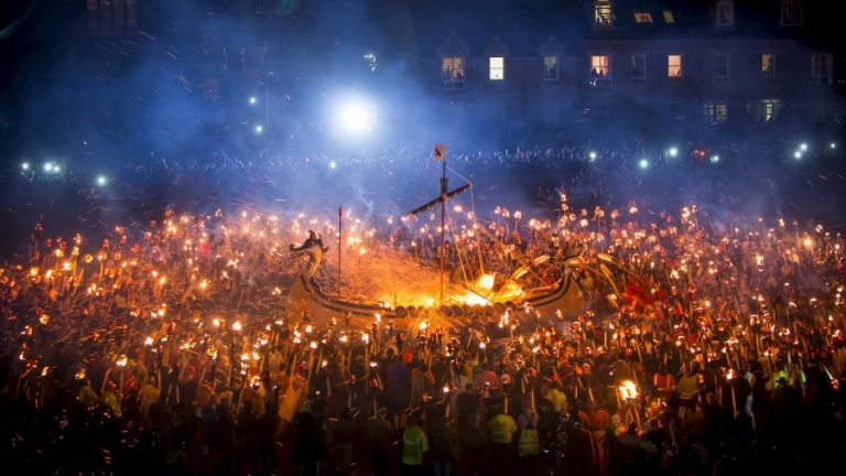 Viking Burial Rituals: High Ancient Funeral Pyre Reflected High Social ...