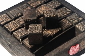 The Chinese inventor Bi Sheng invented a movable type system much ...