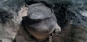 Underneath theUnder the floor, inhabitants dug up a clay pot