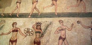 mosaic that depicts ancient bikini girls