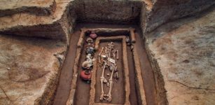 ‘Giants’ Discovered In Ancient Grave In China
