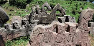 Unique Medieval Horsemen Sculptures Made By Unknown Creators In India - Puzzling Discovery In The Himalayas