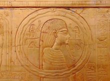 First known representation of the ouroboros on one of the shrines enclosing the sarcophagus of Tutankhamun.