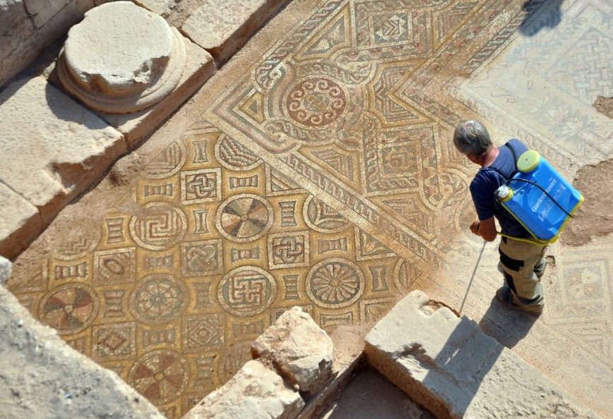 1,000 Ancient Sealings Linked To Graeco-Roman Pantheon Among Finds In Unidentified Church In Turkey Mosaic floor of a late antique church in Doliche © Forschungsstelle Asia Minor