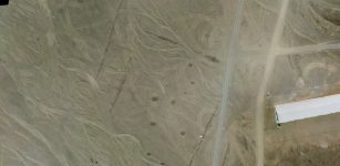 One of the geoglyphs at the Peru site called Pampa de las Salinas depicts the Southern Cross constellation. Credit: Los Morteros-Pampa de las Salinas Archaeological Project