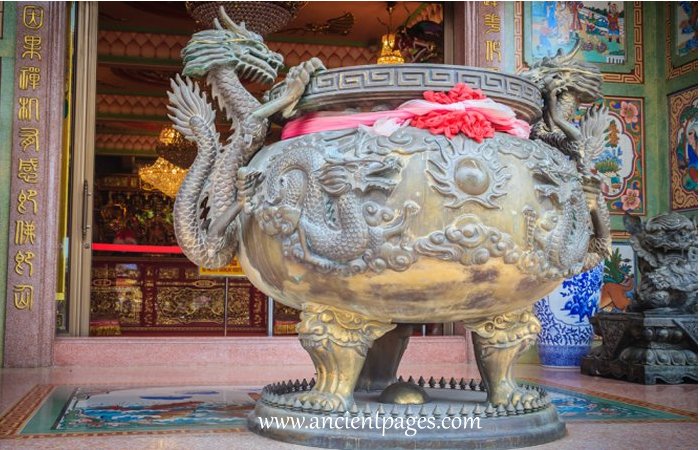 Peculiar Accounts Of Ancient Flying Metallic Dragons And Bells In China And Japan