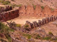 Whether Inca Llajta was built against attack by the Indian nation, Chiriguanos, who, as records say, were the toughest opposition the Spaniards ever faced in the center of South America, or against the increasing Spanish pressure in the area – is unclear. Photo via Explore Pangea