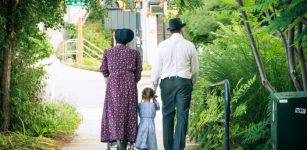 What Is The Avoidance Custom Of The Amish People In Pennsylvania?