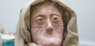 The face of an Iron Age woman has been brought back to life by Karen Fleming Credit: University of Dundee