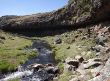 The Fincha Habera rock shelter in the Ethiopian Bale Mountains served as a residence for prehistoric hunter-gatherers. Foto: Götz Ossendorf