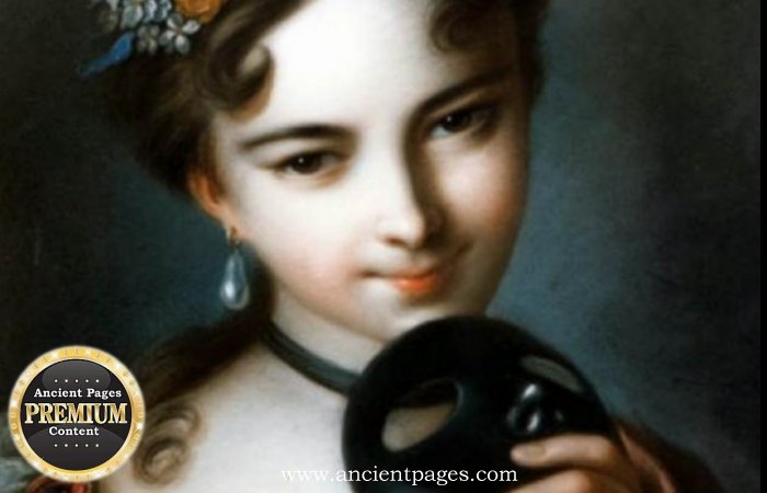 Why Was The Moretta Mask So Popular? Why Was The Moretta Mask So Popular?