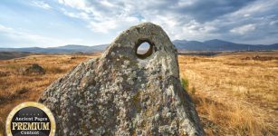 Karahunge - 'Speaking Stones' With Secrets - Remarkable Prehistoric Structures Of Armenia