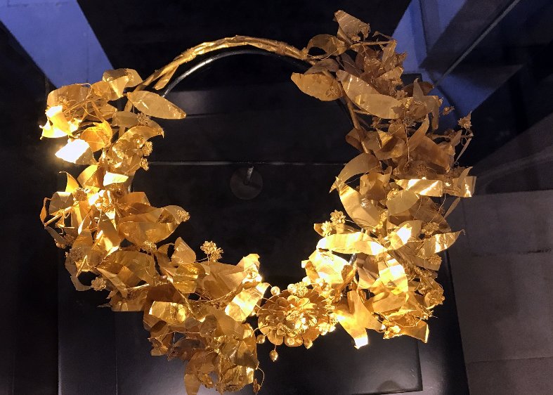 The golden crown found inside the tomb.