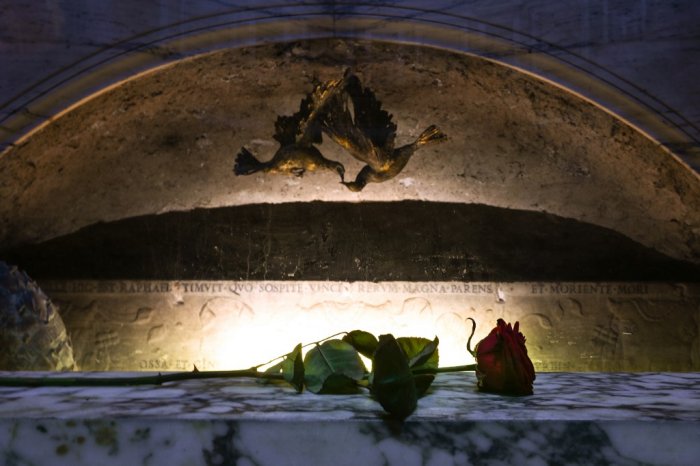 Art Historians Solve Mystery Of Rafael’s Tomb By Reconstructing His Face