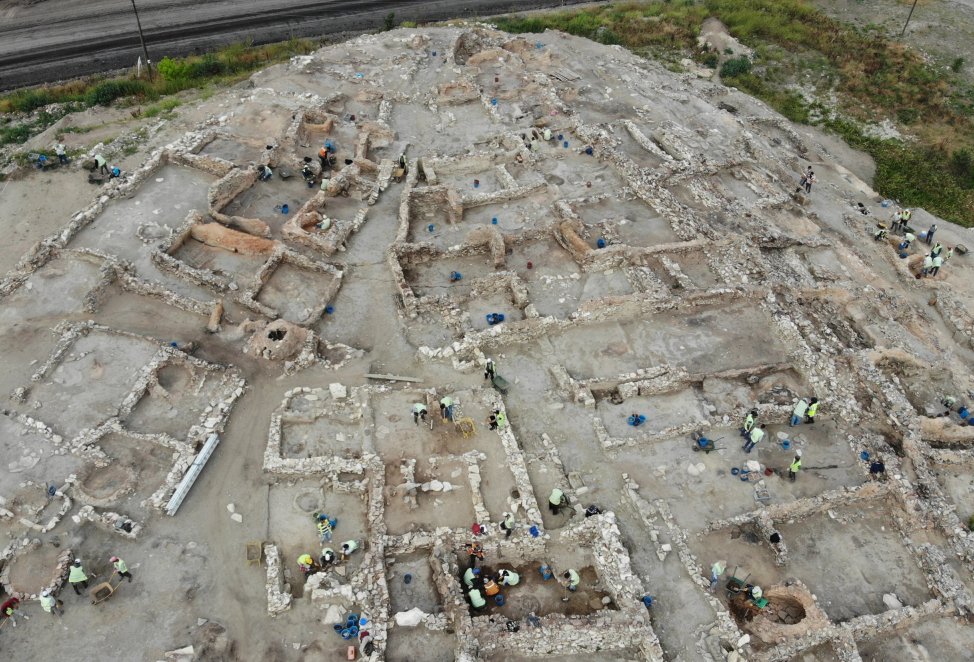 An aerial view of the Seyitömer mound, Kütahya, western Turkey, Aug. 13, 2020. (AA PHOTO)