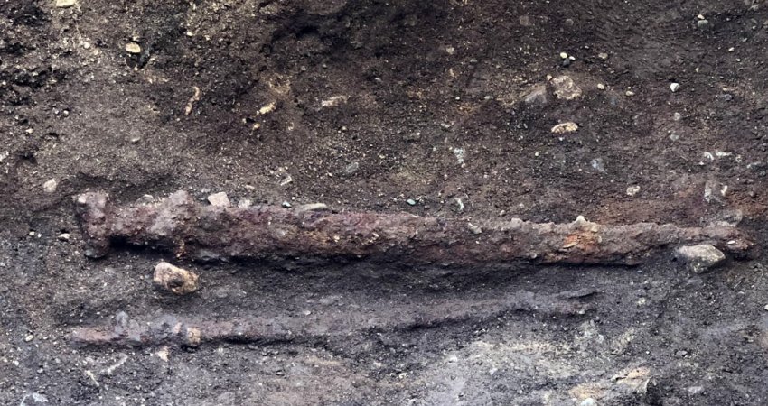 Swords are usually placed on the right side of the body in weapon graves like this. In this grave, it was laid on the warrior’s left side. One explanation may be that the warrior was left-handed. Credit: Ellen Grav Ellingsen, NTNU University Museum