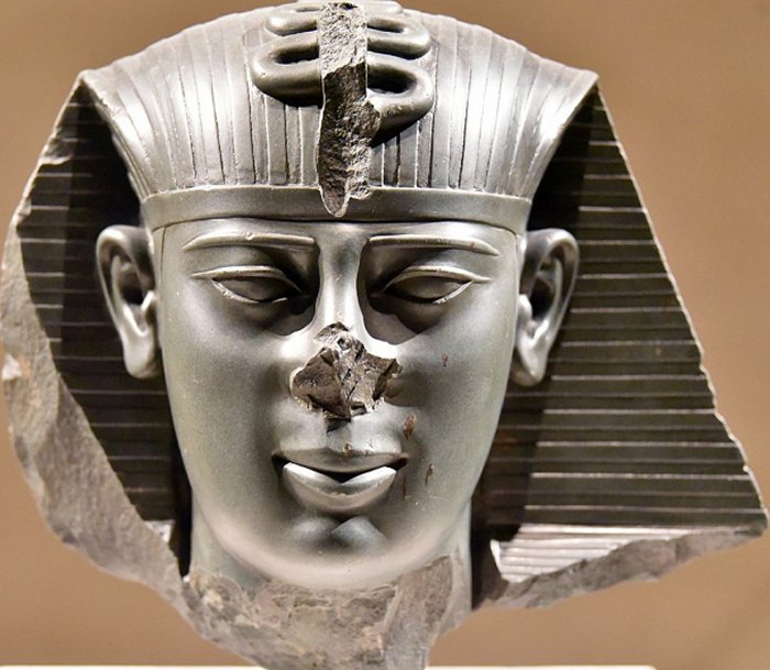  Head of Amasis II. Saite period, 26th Dynasty, c. 550 BCE. From Egypt. Neues Museum, Berlin, Germany. Greywacke, ÄM 11864.