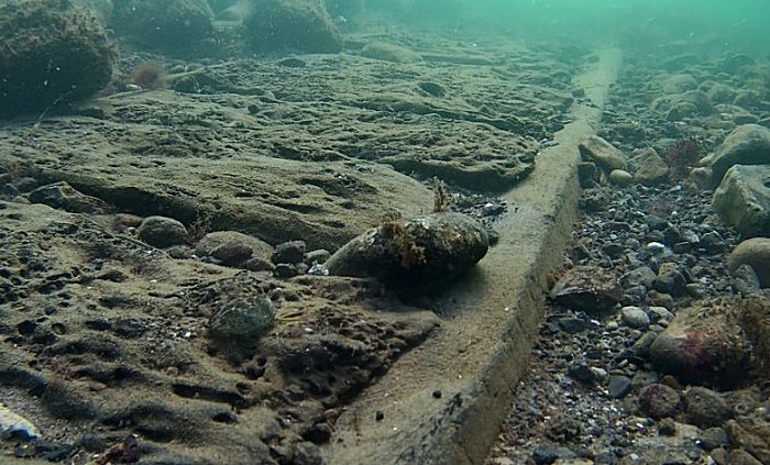  The shipwreck - currently investigated by marine archaeologists from the Viking Ship Museum - is located on just 3.5 meters of water off the south coast of Lolland. The ship is presumably the Danish warship, DELMENHORST, which burned out and sank during the battle in the Fehmarnbelt in 1644.