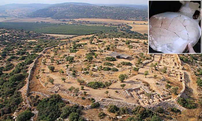 Israeli archaeologists found an astonishing common denominator among storage jars in Israel over a period of 350 years: the inner-rim diameter of the jar's neck.