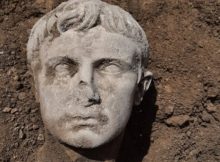 The marble head of Augustus found in Isernia. COURTESY ARCHAEOLOGICAL SUPERINTENDENCE OF MOLISE