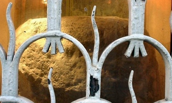 Legendary And Mysterious Stone Of Brutus - The London Stone Refuses To Give Up Its Secrets Legendary And Mysterious Stone Of Brutus - The London Stone Refuses To Give Up Its Secrets