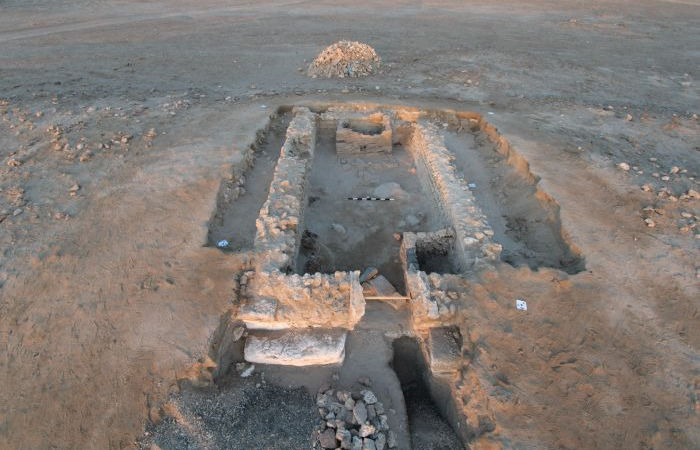 Unusually Arranged Skeletons And Artifacts Found Inside Inside A 1,500-Year-Old Tomb In Berenice Troglodytica, Egypt