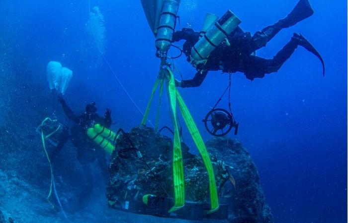 Massive Head Of Hercules Pulled From The Antikythera Shipwreck Massive Head Of Hercules Pulled From The Antikythera Shipwreck