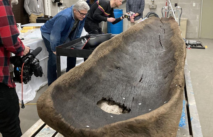 1,200-year-old canoe discovered in Lake Mendota, Wisconsin. Credit: Wisconsin historical Society