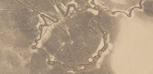 Hundreds of Monumental 'Kites' Spotted in Arabian Desert