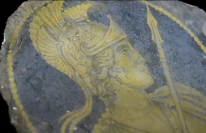 Extremely Rare Ancient Gold Glass With Goddess Roma Found During Subway Works In Rome