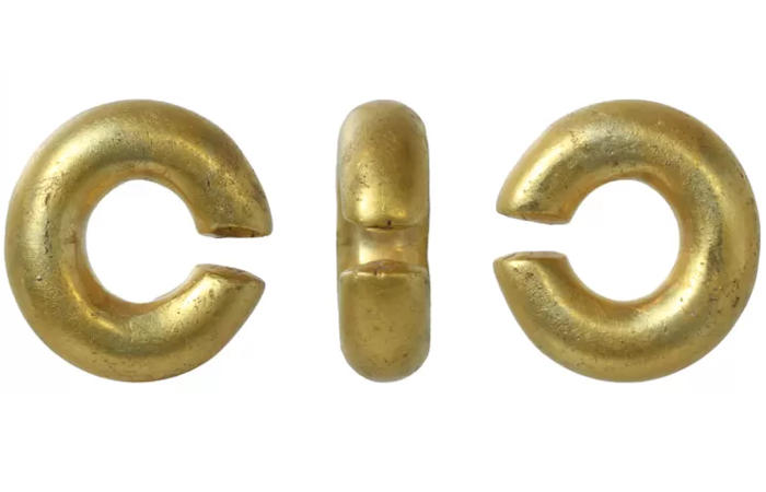 'Incredibly Mysterious' Bronze Age Gold Penannular Ring Found In Norfolk