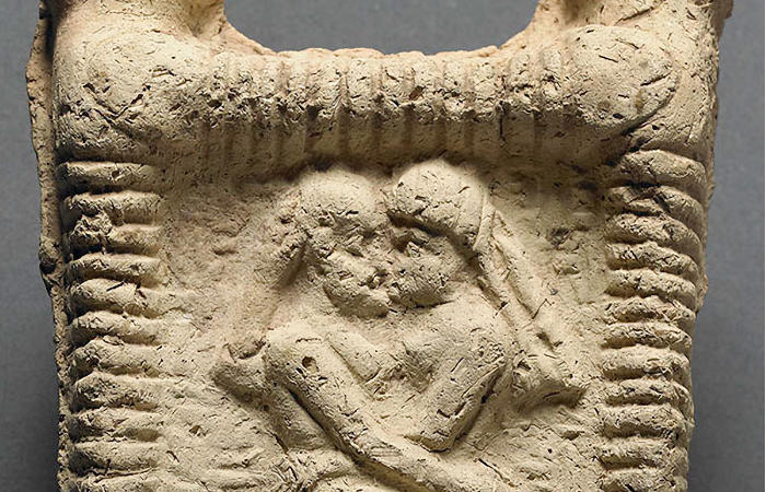 Humanity's Earliest Recorded Kiss Occurred In Mesopotamia 4,500 Years Ago - New Study