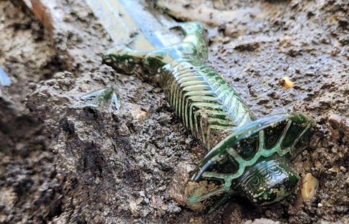 Extraordinarily Well-Preserved 3,000-Year-Old Octagonal Sword Unearthed In Germany