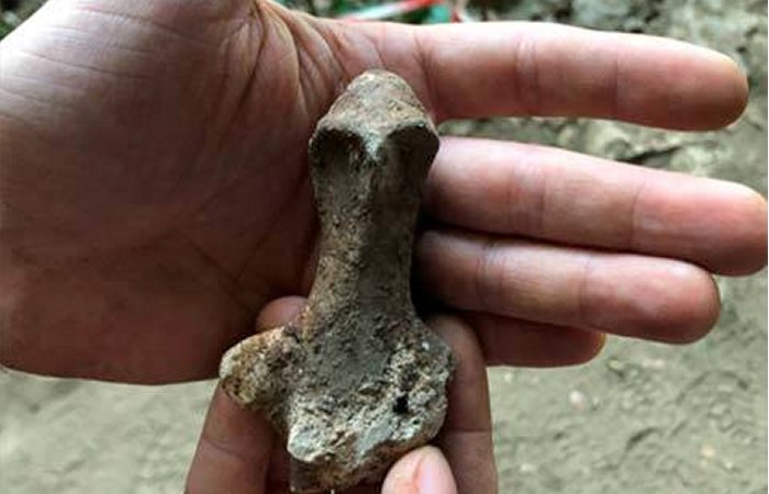 Rare 7,000-Year-Old Clay Figurine Discovered In Battifratta Cave, Lazio