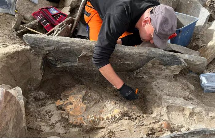 'Sensational' Discovery Of Large Untouched 4,000-Year-Old Grave In Norway