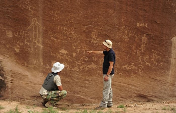 Archaeologists Discover Previously Unknown Huge Galleries And Petroglyphs In Colorado