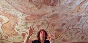 Never-Before-Seen Roman-Era Wall Paintings Discovered In Ashkelon Revealed To The Public For The First Time