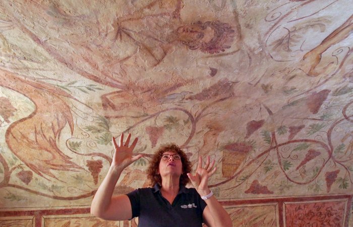 Never-Before-Seen Roman-Era Wall Paintings Discovered In Ashkelon Revealed To The Public For The First Time