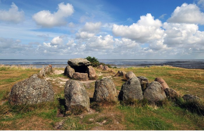 Neolithic Megalithic Graves In Central And Northern Europe Of The Wartberg Culture Are Not Plague Victims