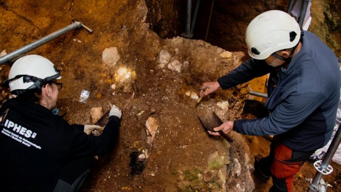 Breakthrough! Evidence Of Previously Unknown Humans Who Lived In Europe More Than 1.1 Million Years Ago!