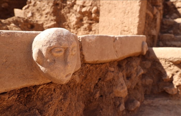 10,000-Year-Old Human Face Reliefs Discovered At Sefertepe, Türkiye