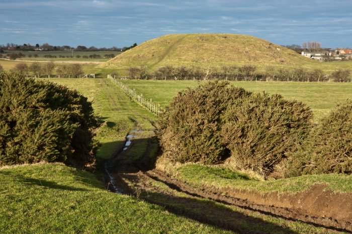 High-Status Anglo-Saxon Buildings Discovered Near Skipsea Castle In East Yorkshire, UK High-Status Anglo-Saxon Buildings Discovered Near Skipsea Castle In East Yorkshire, UK