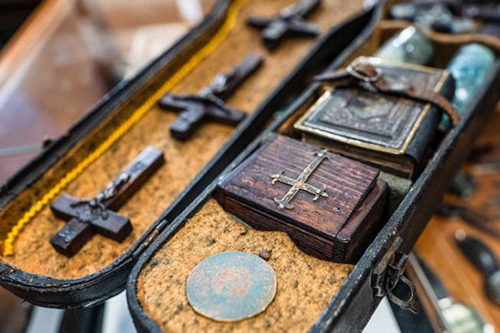 Unusual Vampire Hunting Kit Donated To The Medical University Of Wrocław, Poland Unusual Vampire Hunting Kit Donated To The Medical University Of Wrocław, Poland